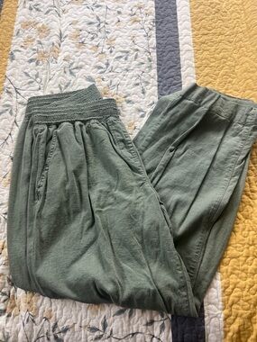 Briggs & Riley Olive Green Wide Leg Smocked Waist Pants